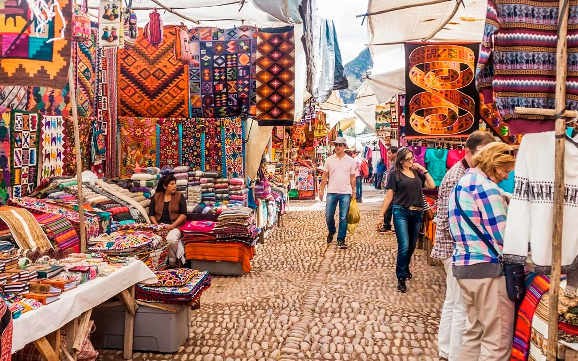 Traditional Pisac Market