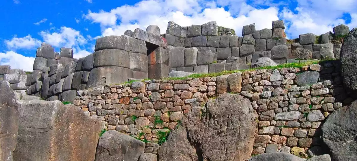Megalithic Construction at Sacsayhuaman in Perú