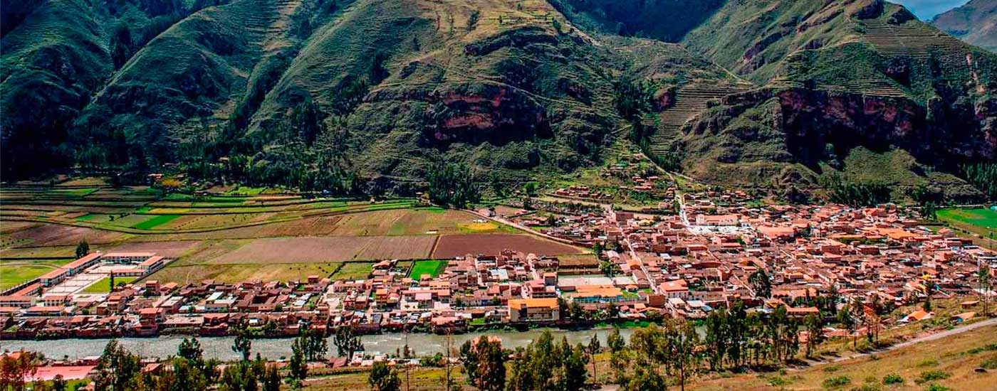 Want to know more? If you’re curious about the town itself, check out this complete guide on things to do and see in Urubamba . It covers local markets, nearby ruins, and the best spots to enjoy the Sacred Valley like a local.