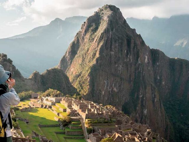 How to Get from Lima to Machu Picchu:  Distance, Hours & Travel Tips